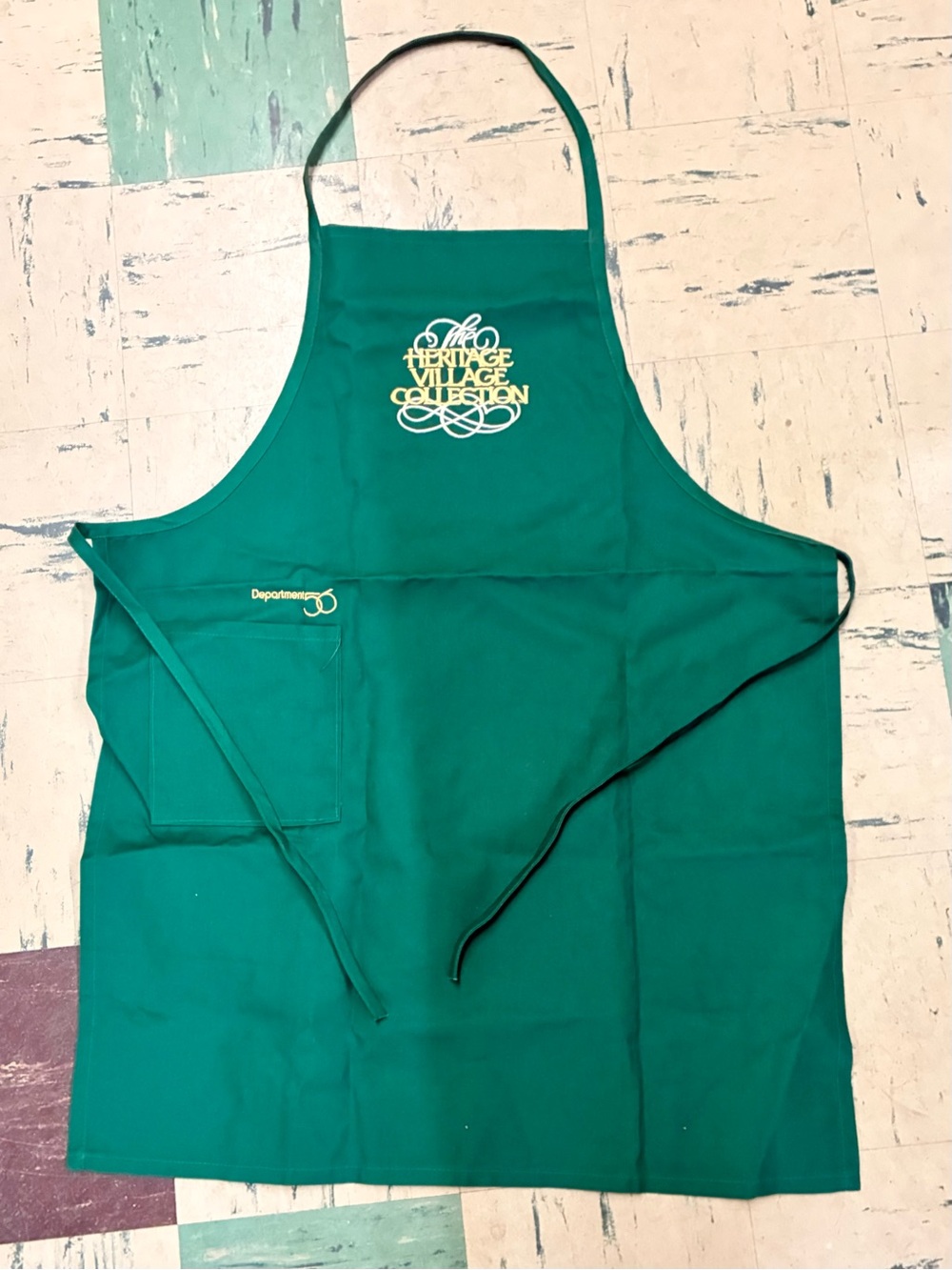 Department 56 Heritage Village Collection Apron